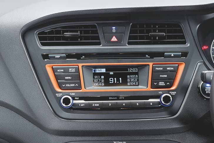 Hyundai i20 Active photo gallery