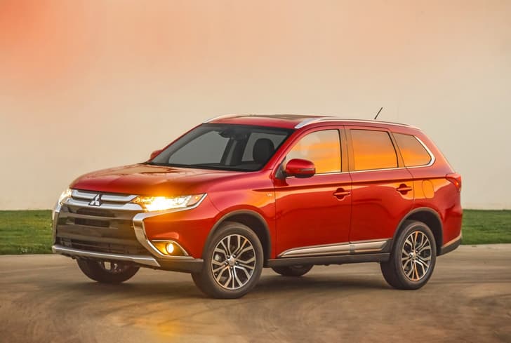 Mitsubishi Outlander facelift photo gallery