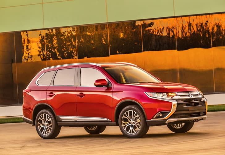 Mitsubishi Outlander facelift photo gallery