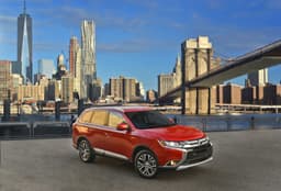 Mitsubishi Outlander facelift photo gallery