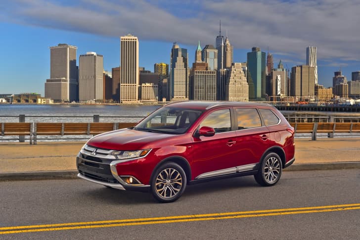 Mitsubishi Outlander facelift photo gallery