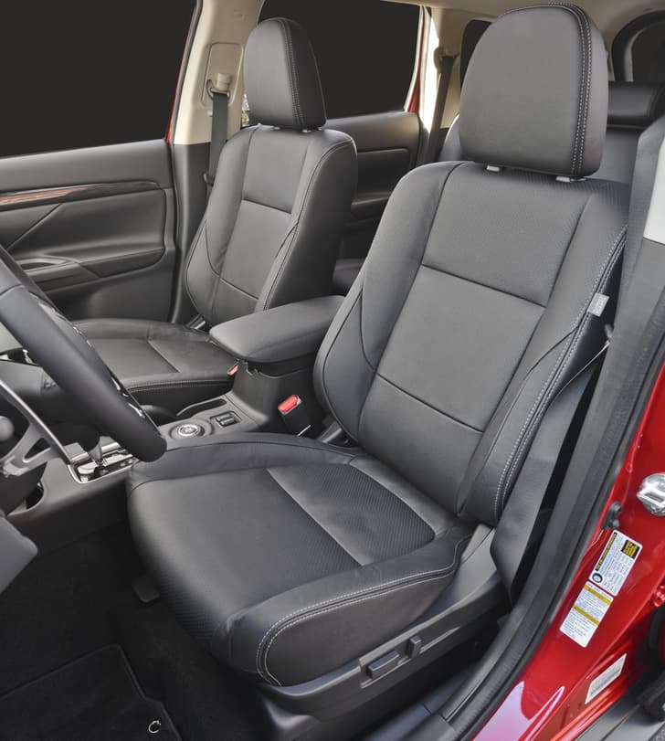 Mitsubishi Outlander facelift photo gallery