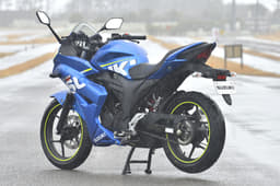 Suzuki Gixxer SF photo gallery