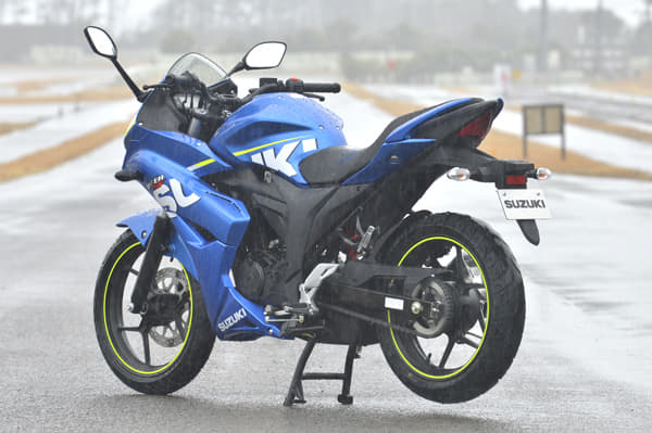 Suzuki Gixxer SF photo gallery