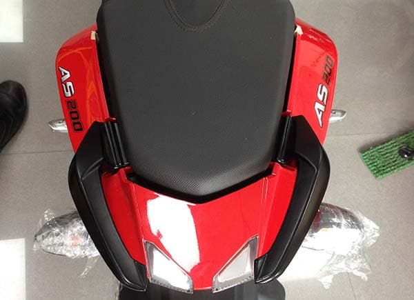 Black grab handles for the pillion. 