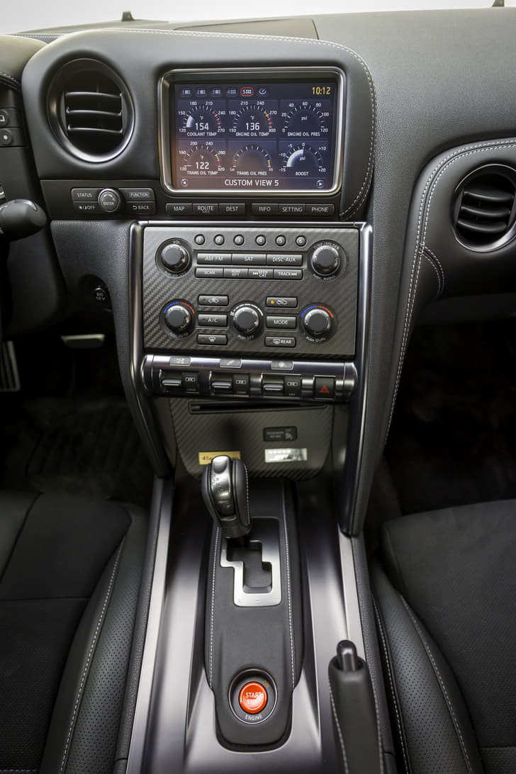 2016 Nissan GT-R 45th Anniversary Gold Edition 