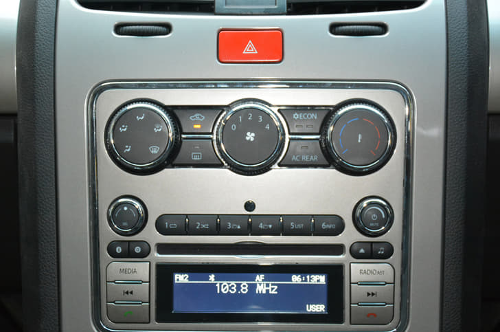 The 2015 Safari Storme gets new Harman-sourced ConnectNext music system. This system is a six-speaker unit with USB, aux-in, Bluetooth.