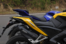 The Yamaha’s seat is fairly taller than Bajaj’s RS 200. The RS 200’s seat is also flattish compared to Yamaha’s aggressive-looking, yet soft seat. 