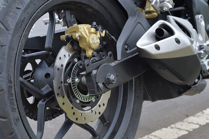 Bajaj’s RS 200 is equipped with a disc brake at rear. 