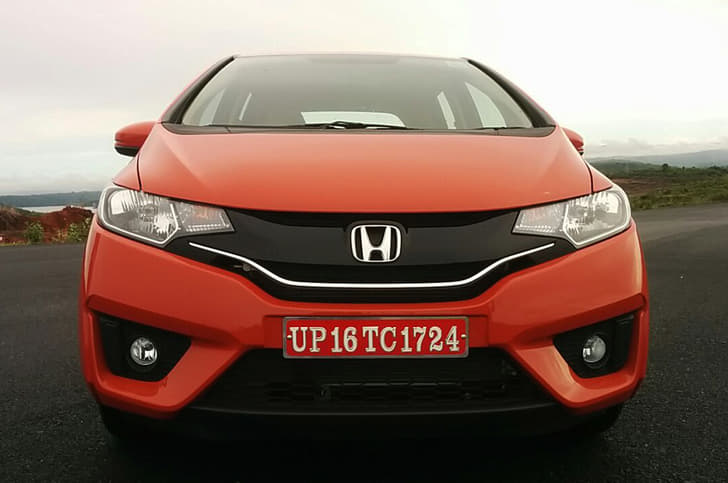 The City-like front has the shapely headlights fuse into the grille, and the large air dam below adds some aggression.