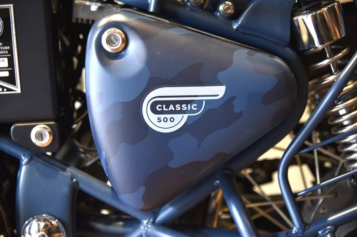 Only change on the limited-edition Classic 500 is the camo paint shade. Only change on the limited-edition Classic 500 is the camo paint shade.