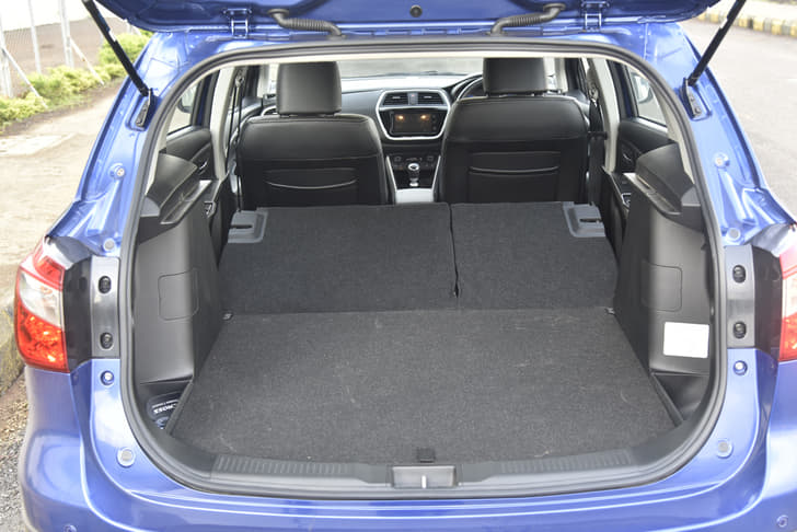 With the rear bench completely folded, the 
S-Cross offers 810 litres of boot space.
