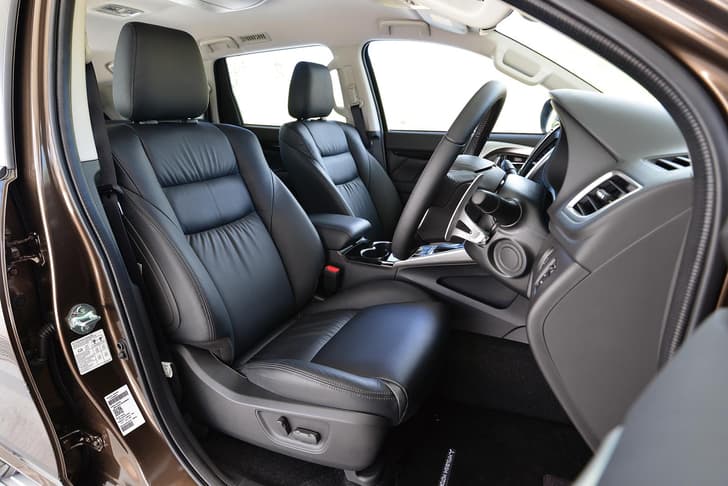 New Mitsubishi Pajero Sport image gallery