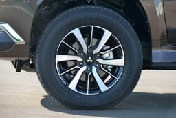 New Mitsubishi Pajero Sport image gallery