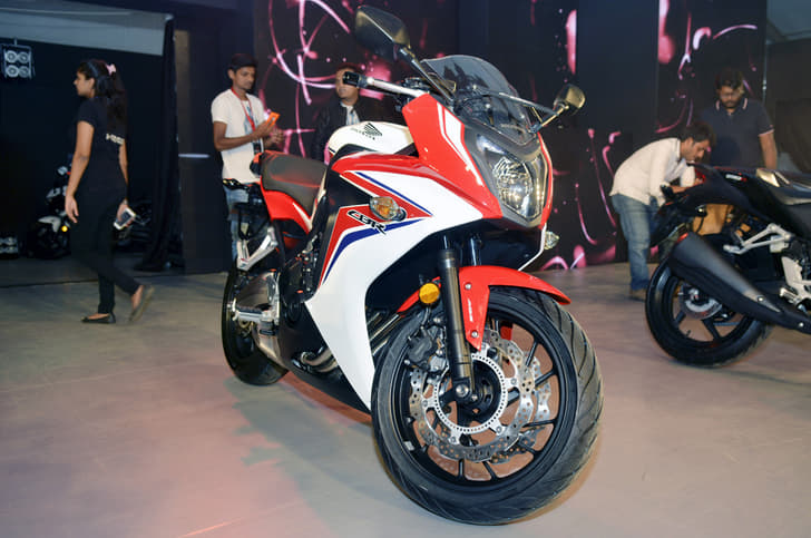 The large air scoop, tank and dual petal discs give it a big-bike feel.