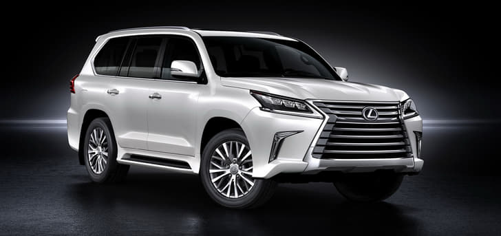 2016 Lexus LX570 SUV photo gallery