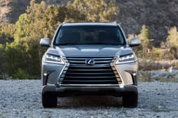 2016 Lexus LX570 SUV photo gallery