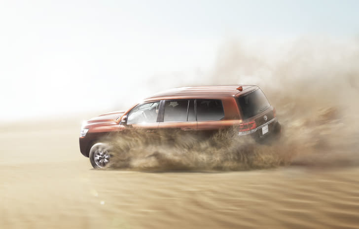 New Toyota Land Cruiser 200 photo gallery