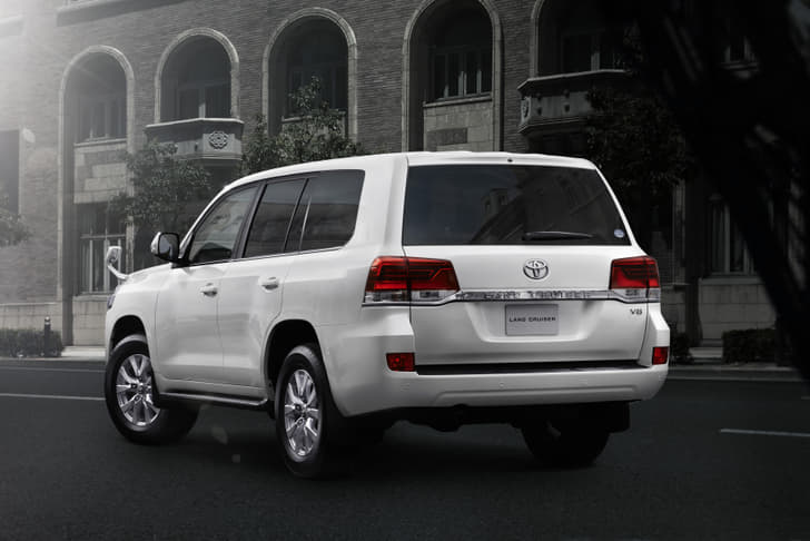 New Toyota Land Cruiser 200 photo gallery