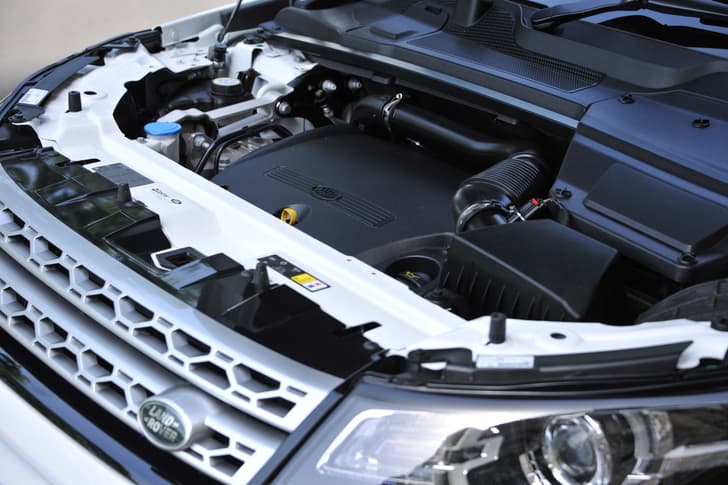 The Discovery Sport is powered by a 2,179cc diesel engine that comes in two states of tune – a 148bhp TD4 version on the S, SE and HSE variants and a more powerful 188bhp SD4 version on the top-spec HSE Luxury trim