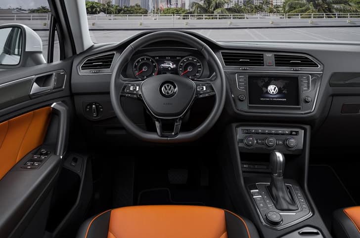2017 Volkswagen Tiguan image gallery