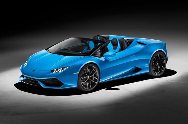 Lamborghini Huracan Spyder front three-quarters view.