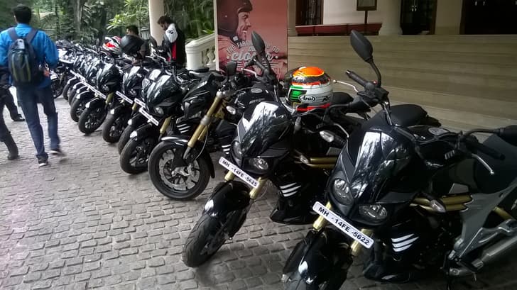 Mahindra dealers have started accepting bookings with an advance amount of INR 20,000 and an early bird discount