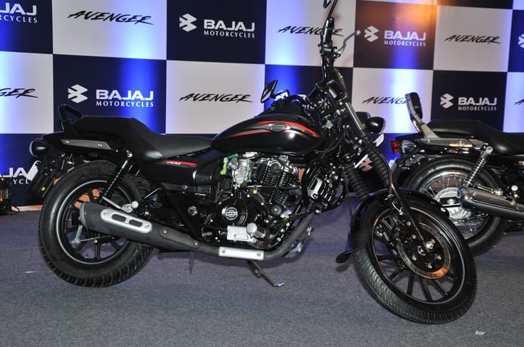 Bajaj Avenger 220 Street is priced at
Rs 84,000 (ex-showroom, Delhi). Bajaj Avenger 220 Street is priced at
Rs 84,000 (ex-showroom, Delhi).