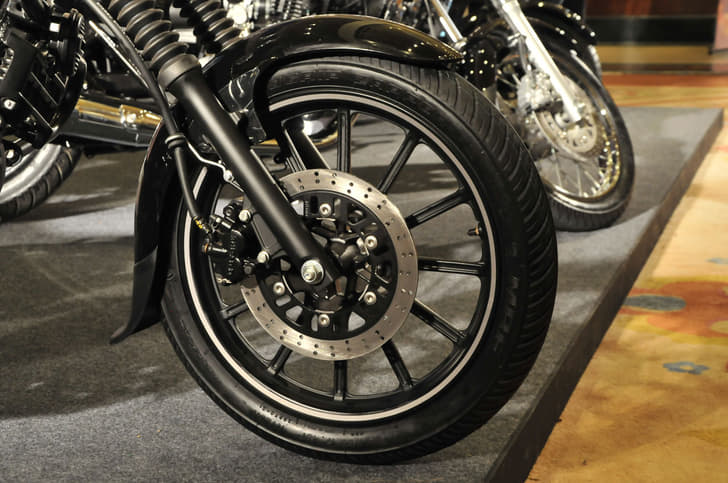 Avenger 220 Street gets similar black 12-spoke alloy wheels.
