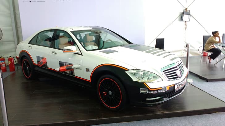 Mercedes S-Class "Safe Roads" demonstrator" 