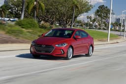 2016 Hyundai Elantra photo gallery