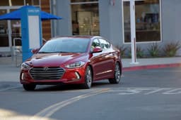 2016 Hyundai Elantra photo gallery
