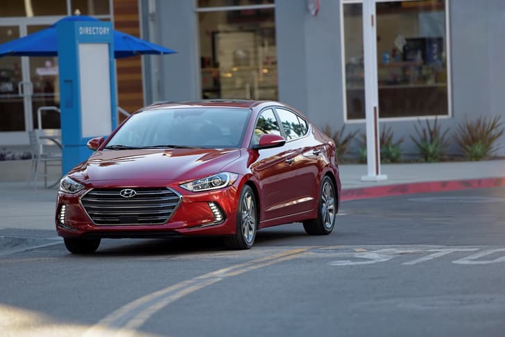 2016 Hyundai Elantra photo gallery
