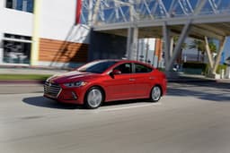 2016 Hyundai Elantra photo gallery