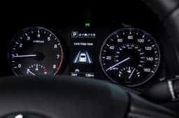 2016 Hyundai Elantra photo gallery