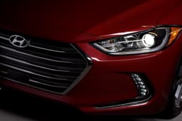 2016 Hyundai Elantra photo gallery
