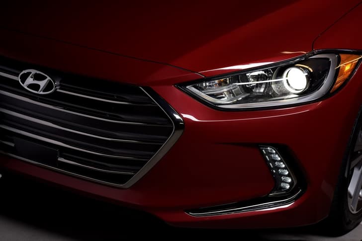 2016 Hyundai Elantra photo gallery