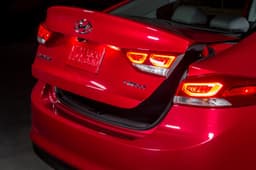 2016 Hyundai Elantra photo gallery