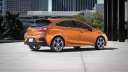 New Chevrolet Cruze hatchback photo gallery