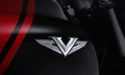 Bajaj V15 photo gallery