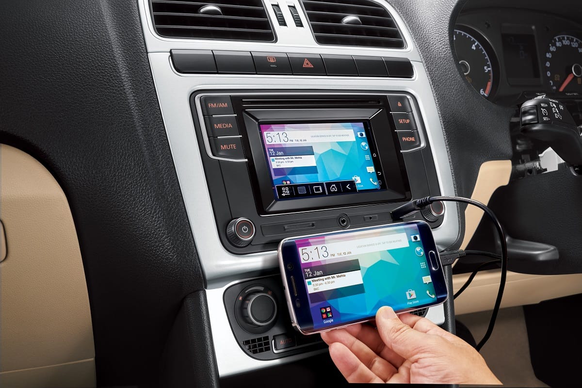 Volkswagen Ameo compact sedan photo gallery - Image 1