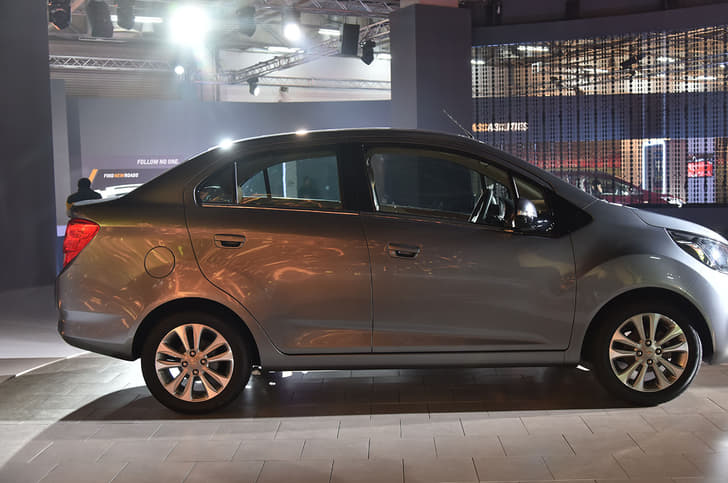 Chevrolet Beat Essentia.