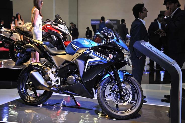 Honda CBR 150R. Honda CBR 150R.