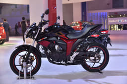 Suzuki Gixxer.