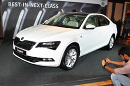 New Skoda Superb photo gallery