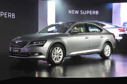 New Skoda Superb photo gallery