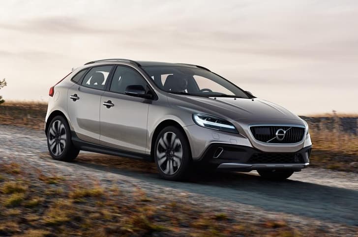 Volvo V40 facelift photo gallery