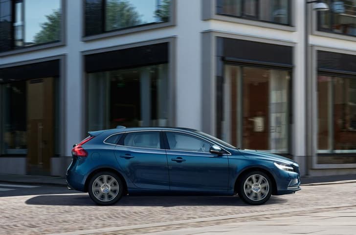 Volvo V40 facelift photo gallery