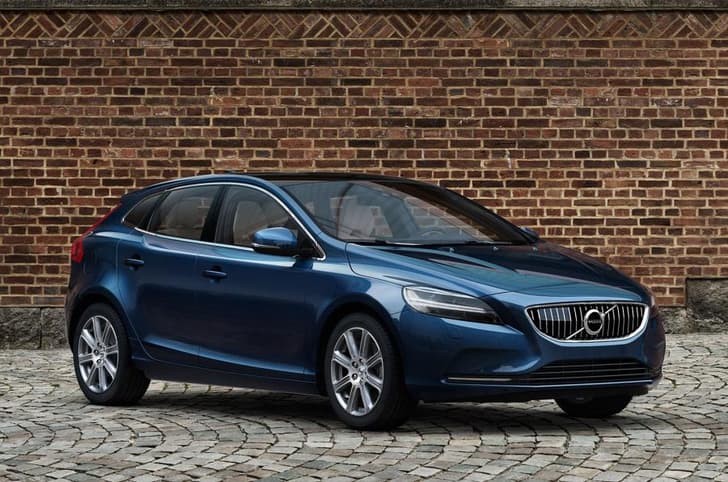 Volvo V40 facelift photo gallery