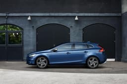 Volvo V40 facelift photo gallery